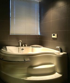 Japanese Style Momoyama Hotel 2*